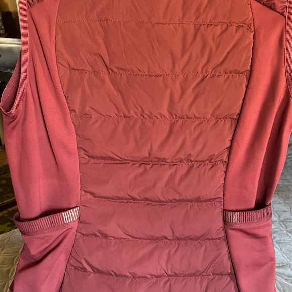 Lululemon Size 8  New - Picture 2 of 3